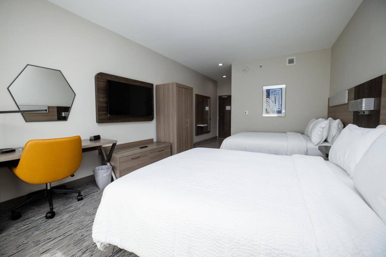 Holiday Inn Express & Suites Tampa Stadium - Airport Area By Ihg Eksteriør billede