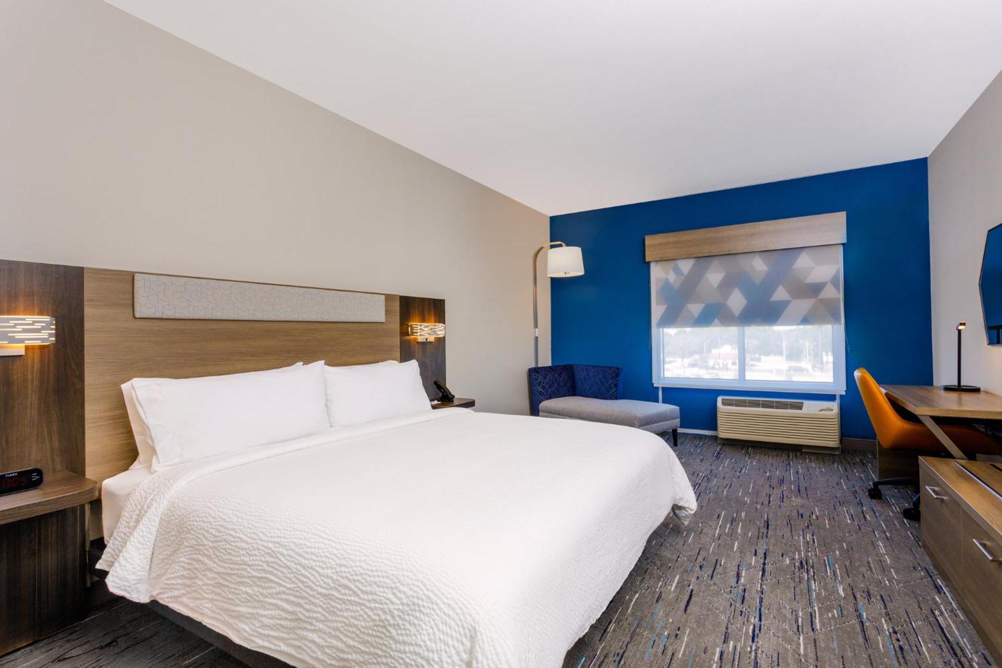 Holiday Inn Express & Suites Tampa Stadium - Airport Area By Ihg Eksteriør billede