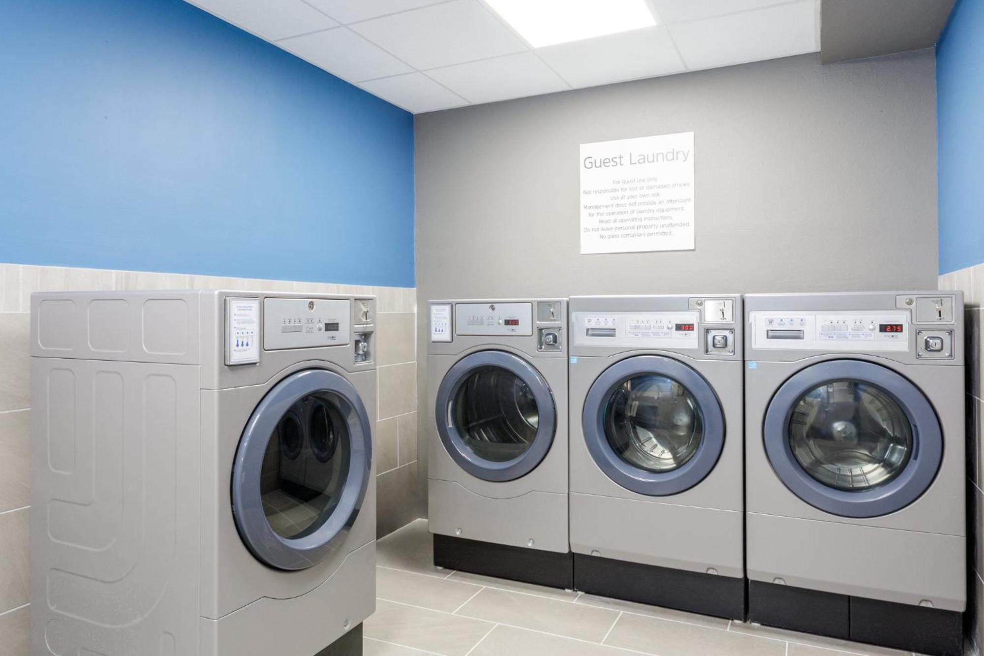 Holiday Inn Express & Suites Tampa Stadium - Airport Area By Ihg Eksteriør billede
