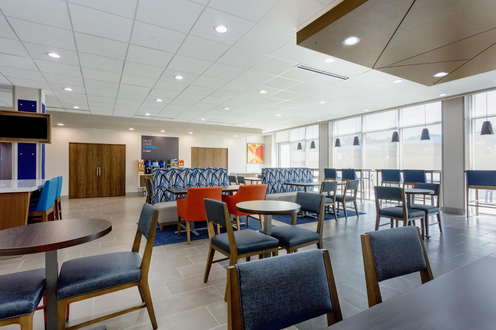 Holiday Inn Express & Suites Tampa Stadium - Airport Area By Ihg Eksteriør billede