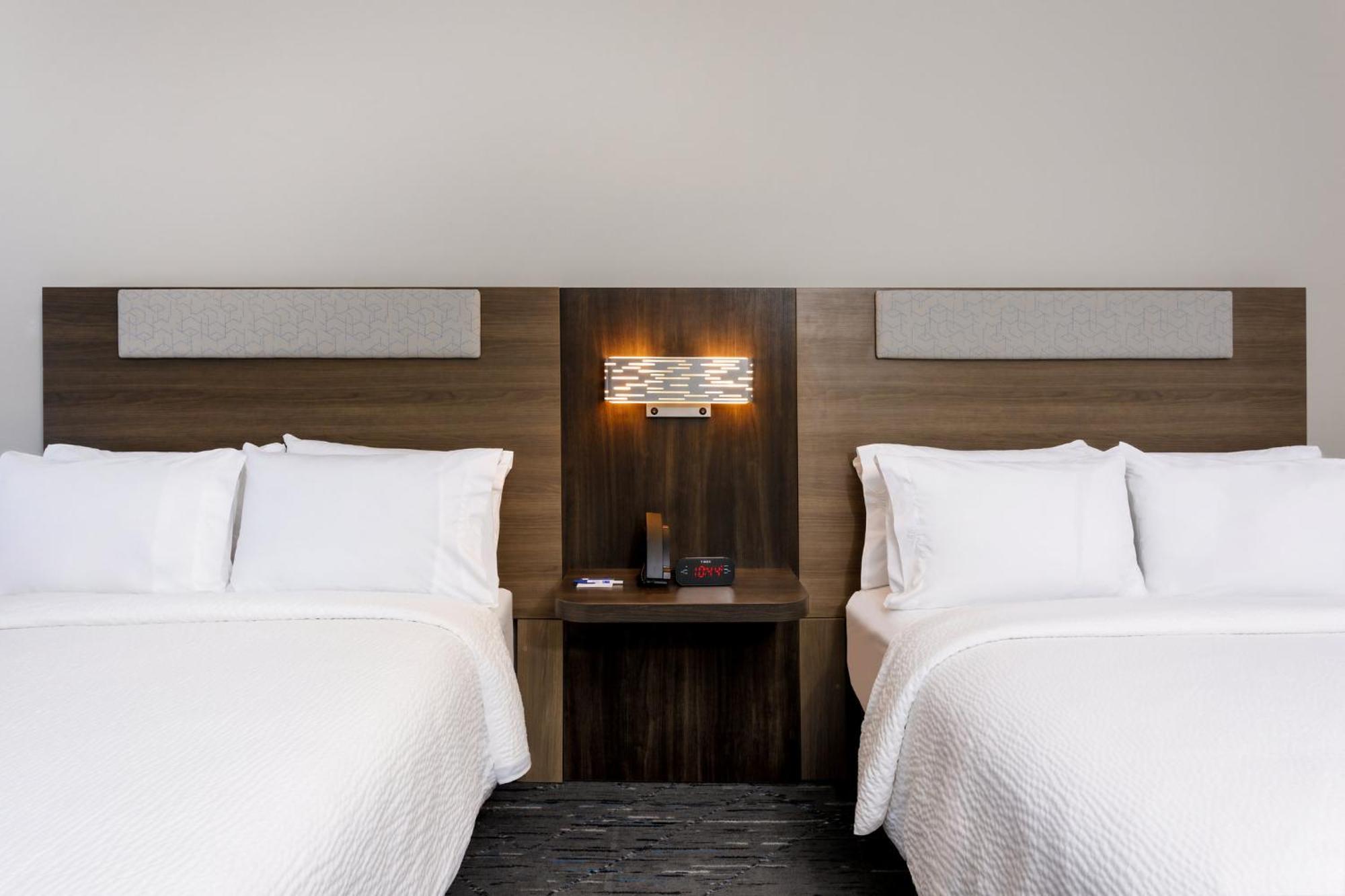 Holiday Inn Express & Suites Tampa Stadium - Airport Area By Ihg Eksteriør billede