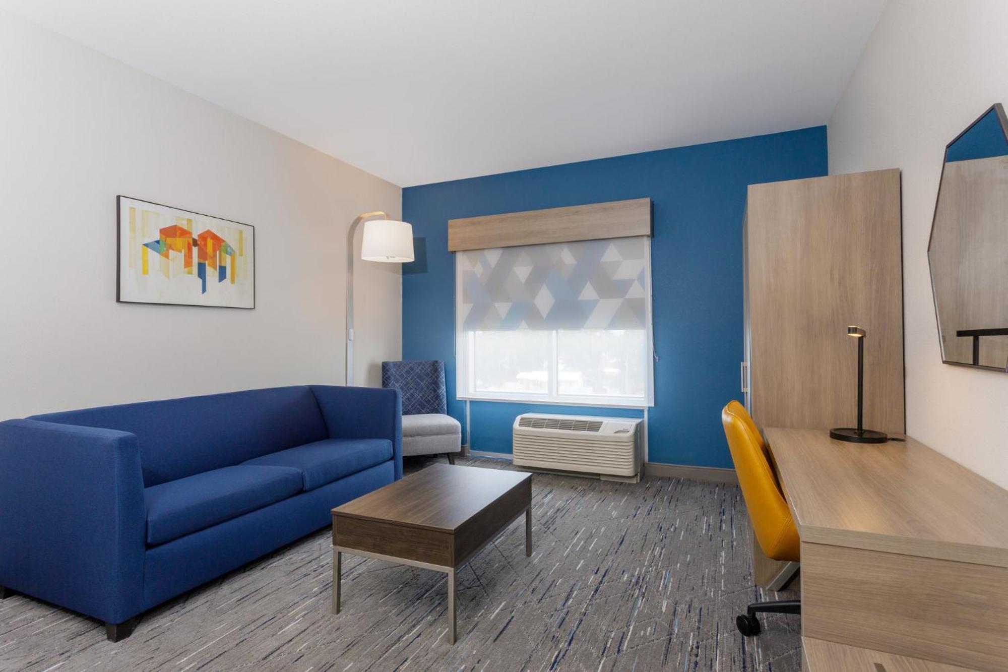 Holiday Inn Express & Suites Tampa Stadium - Airport Area By Ihg Eksteriør billede
