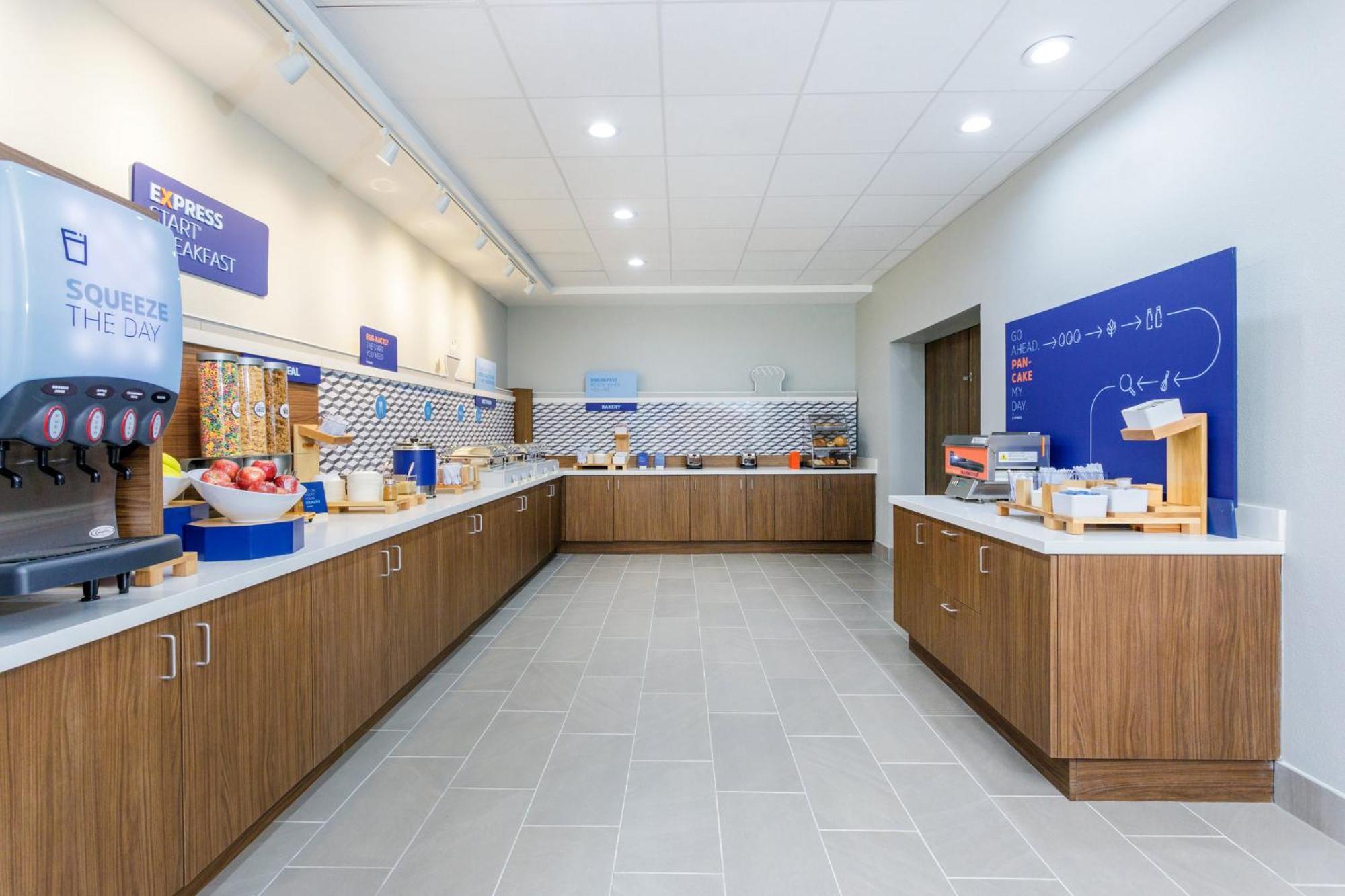 Holiday Inn Express & Suites Tampa Stadium - Airport Area By Ihg Eksteriør billede