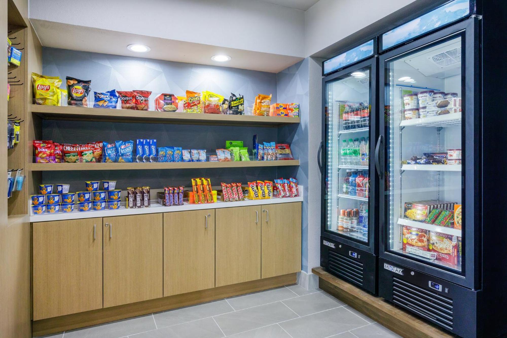 Holiday Inn Express & Suites Tampa Stadium - Airport Area By Ihg Eksteriør billede