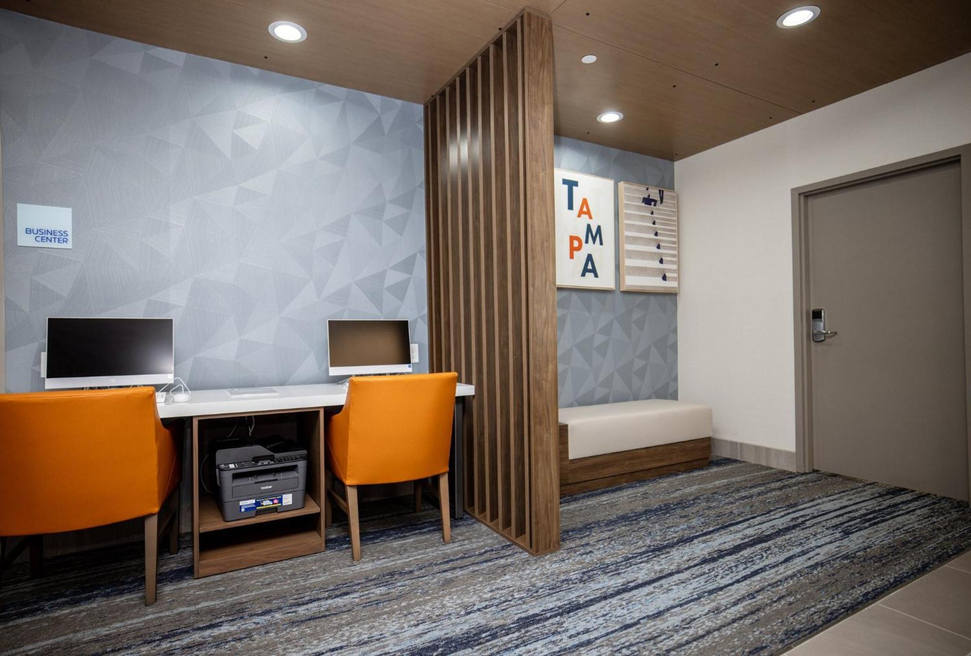 Holiday Inn Express & Suites Tampa Stadium - Airport Area By Ihg Eksteriør billede